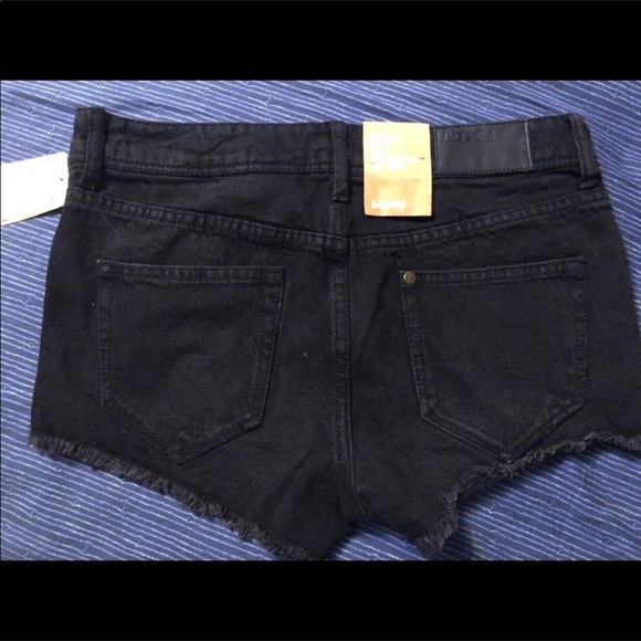 🤩H&M - Brand New with tag Short jean by H&M - Picture 3 of 4